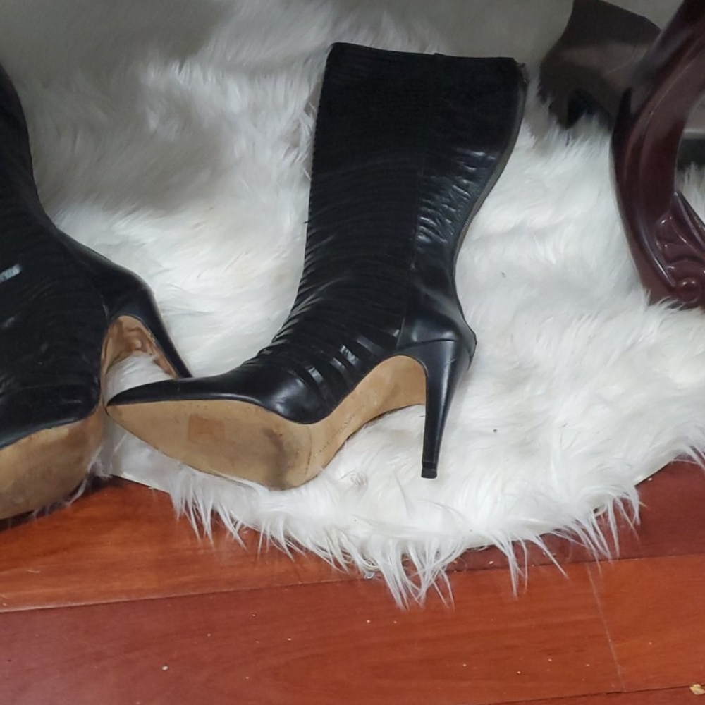 Shoes - Picture 4 of 4